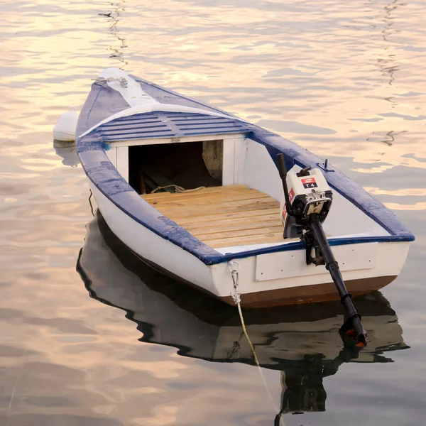 Verankerd boot Stockfoto