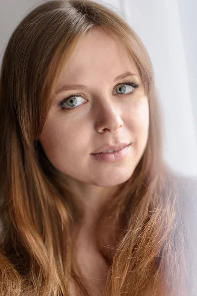 Retrato de una mujer hermosa — Foto de Stock