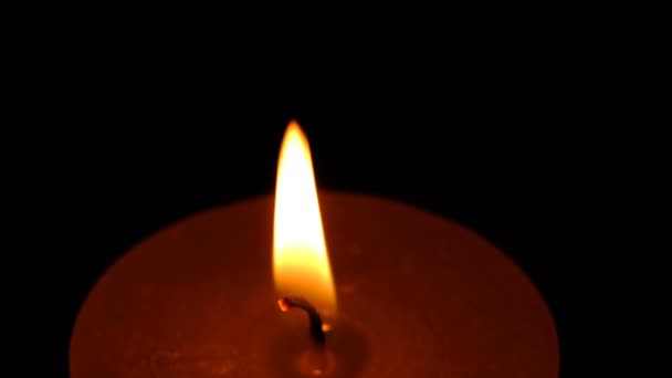 Thick Commemorative Candle Burn Rotate Black Background Resolution Video Clip — Stock Video