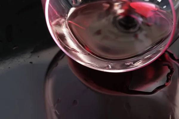 Glass Red Dry Wine Spilled Black Surface Close Macro Photography — Stock Photo, Image