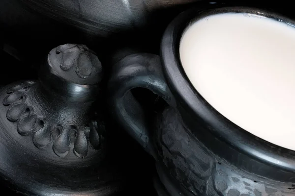 Fresh Pasteurized Cow Milk Bowl Black Clay Black Background Close — Stock Photo, Image