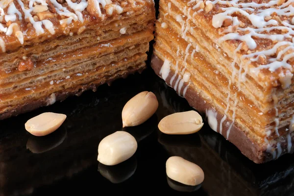 Wafer Caramel Cake Peanuts Close Black Background Macro Photography — Stock Photo, Image