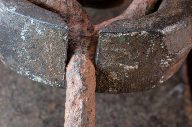 Geçen yüzyılın paslı pense çilingir aletleri yakın çekim makro fotoğrafçılığı.