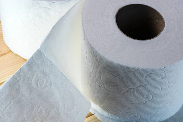 Hijyenik Kompozisyon Beyaz Rulo Tuvalet Kağıdı Ahşap Arka Plan Yakın — Stok fotoğraf