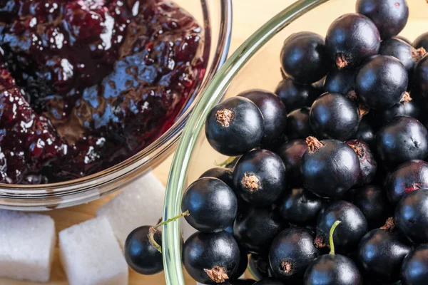 Ripe Black Currant Berries Kitchen Table Next Bowl Currant Jam — Stock Photo, Image