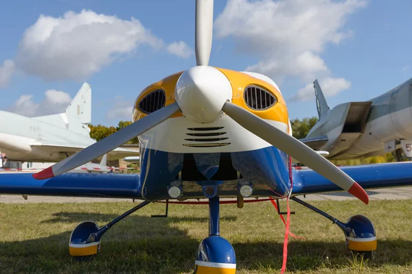 Маленький спортивный самолет — стоковое фото