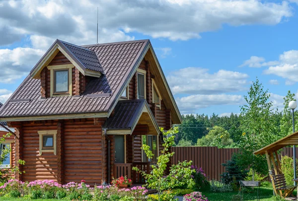 Houten landhuis — Stockfoto