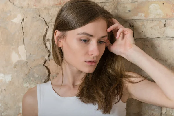 Portrait of a cute young woman — Stock Photo, Image