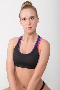 Genç jimnastikçi sarışın