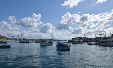 Marsaxlokk, Malta - Kasım 06, 2019: Marsaxlokk geleneksel bir balıkçı köyüdür