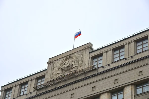 Bandera Rusia Escudo Armas Unión Soviética Sobre Construcción Duma Estatal — Foto de Stock