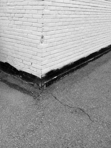 House Corner Brick Wall Painted White Paint — Stock Photo, Image