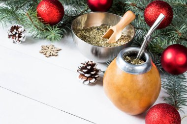 Yılbaşı fotoğrafı. Yerba dostum, Noel süsüyle iç.