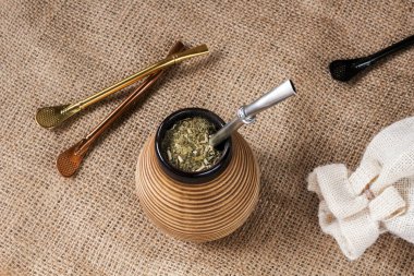 Yerba mate içkisi. Doğal uyarıcı.
