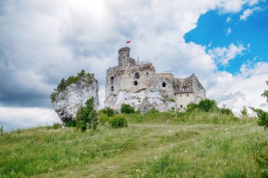 Mirow Ortaçağ şatosu kalıntıları, Silezya, Polonya.