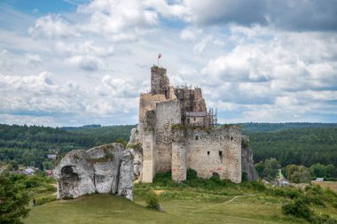 Mirow Ortaçağ şatosu kalıntıları, Silezya, Polonya.