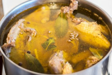 Taze tavuk çorbası.