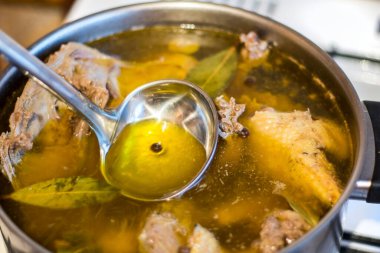 Taze tavuk çorbası.