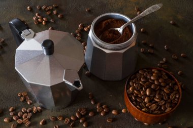 Moka otu. Espresso kahve yapma aracı.