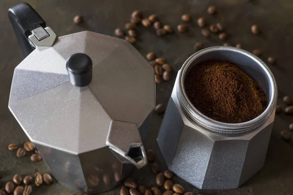 Moka otu. Espresso kahve yapma aracı.
