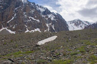 Aktru Rusya 'ya giden Altai Dağı buzulu