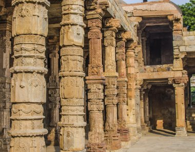 sütun tarihi yerler Kutb Minar