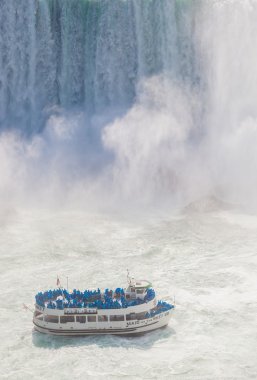 Niagara Falls ve sis tur tekne hizmetçi