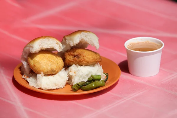 Lezzetli Vada Pav