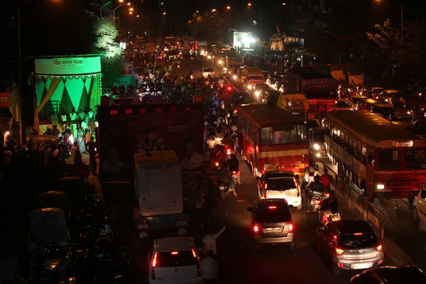 Pune, Índia - 27 de setembro de 2015: as multidões do festival Ganesh no passado — Fotografia de Stock