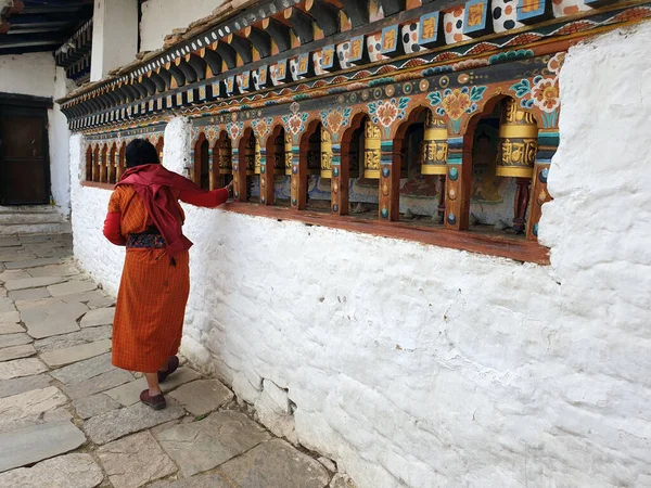 Бутанцы Вращают Колокола Древнем Бутанском Храме — стоковое фото