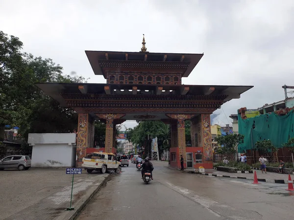 Ein Riesiges Tor Mit Traditioneller Architektur Betritt Das Land Bhutan — Stockfoto