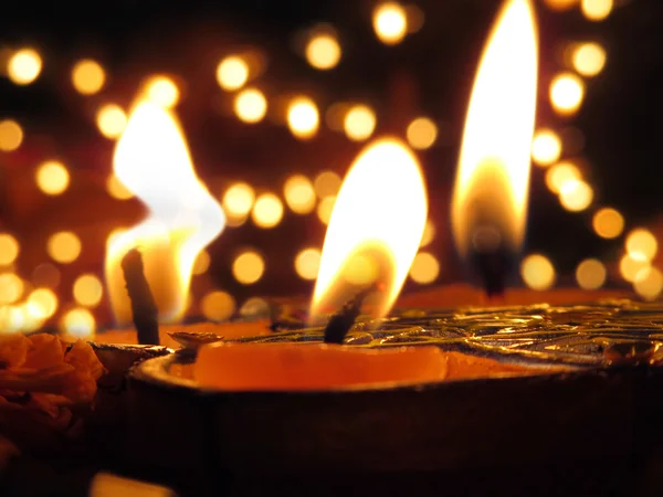 Traditionele lampen aangestoken ter gelegenheid van Diwali festival op de — Stockfoto