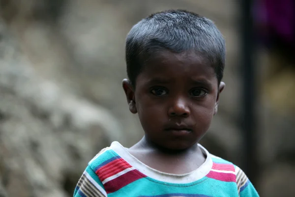 Pauvre garçon indien — Photo