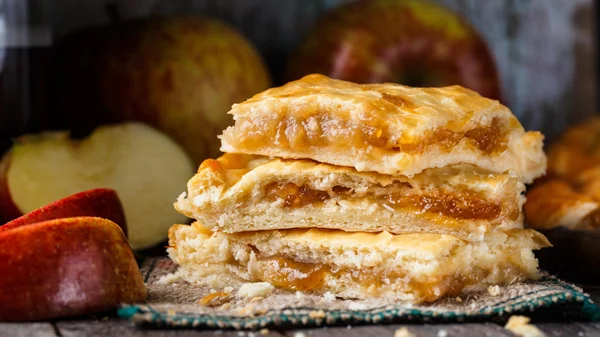 Hausgemachter Apfelkuchen — Stockfoto