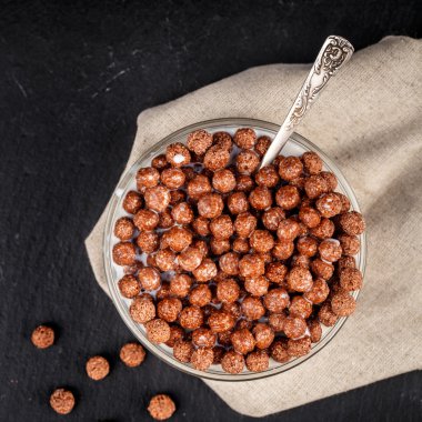 Çikolatalı gevrek topları