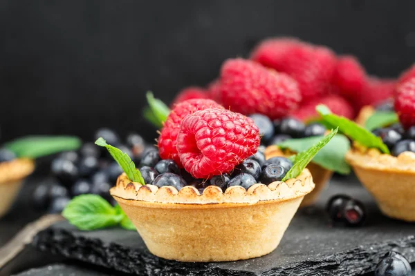 Tartlets with berries — Stock Photo, Image