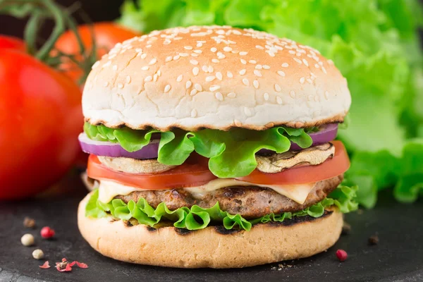 Hamburguesa casera — Foto de Stock