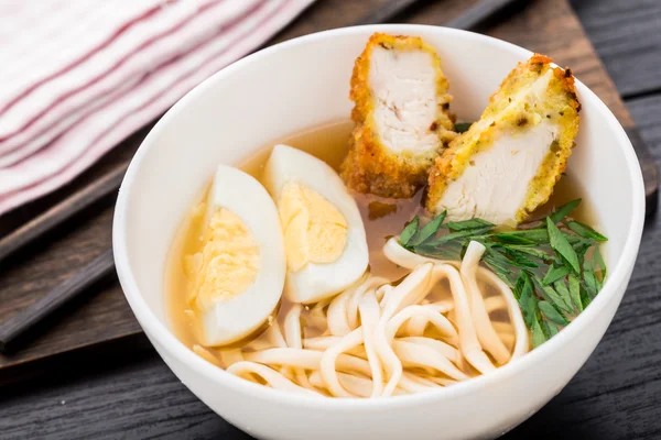 Sopa de fideos con pollo — Foto de Stock