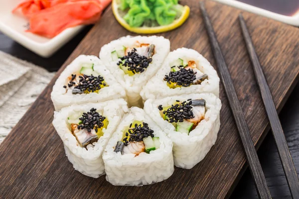 Flor de rolo de sushi . — Fotografia de Stock