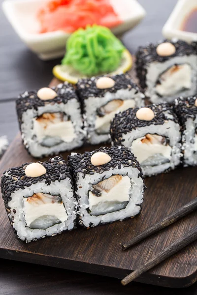 Sushi rolls with eel and creamcheese — Stock Photo, Image