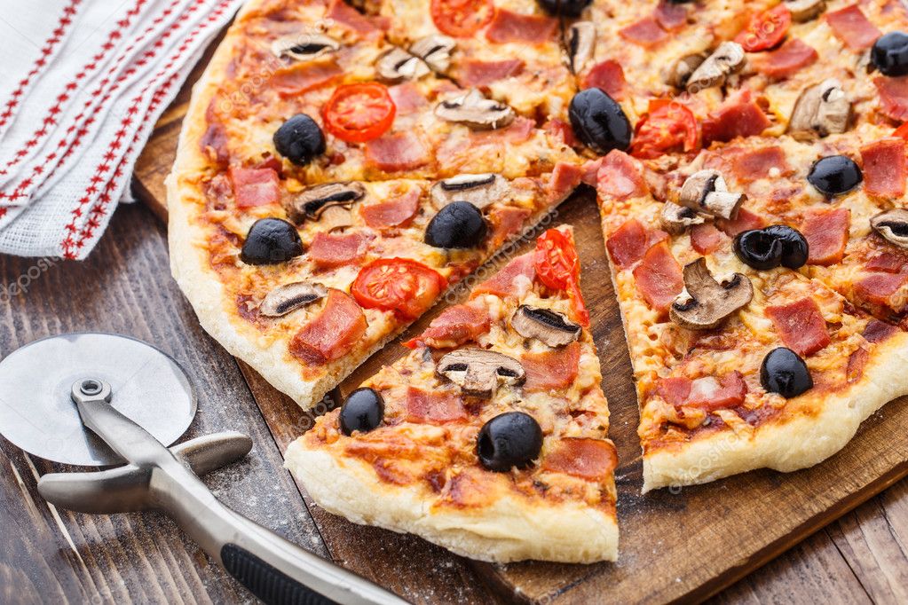 Schinken Zwiebel Pizza Mit Oliven - Rezepte Suchen