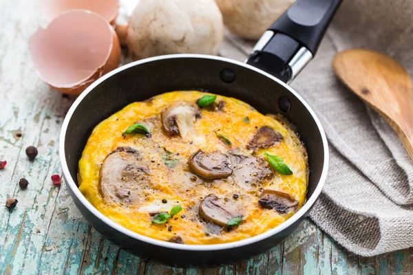 Omelette mit Pilzen — Stockfoto