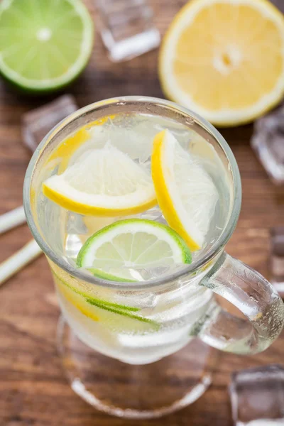 Cold fresh lemonade — Stock Photo, Image