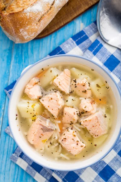 Sopa de pescado en un tazón — Foto de Stock