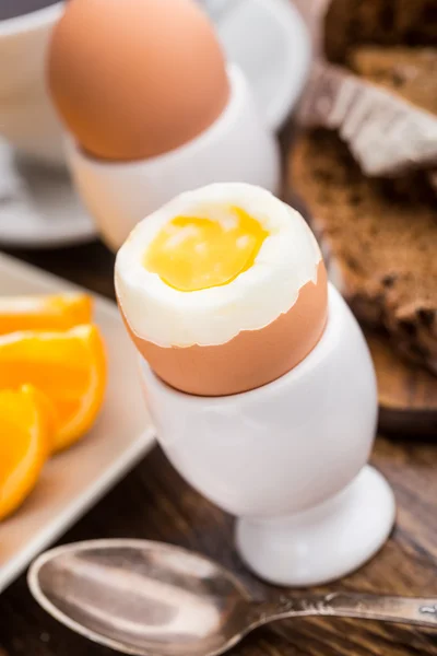 Weich gekochtes Ei zum Frühstück — Stockfoto