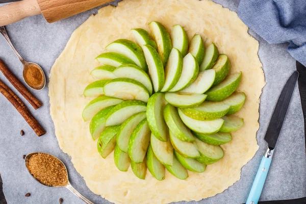 Apple galette maken — Stockfoto