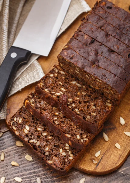 Pan rebanado con semillas —  Fotos de Stock