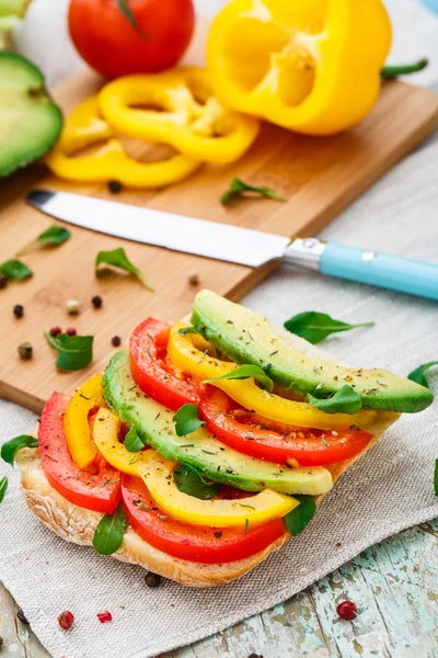 Avocado sandwich — Stockfoto