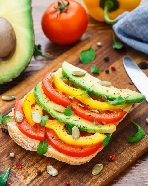 Avocado sandwich — Stockfoto