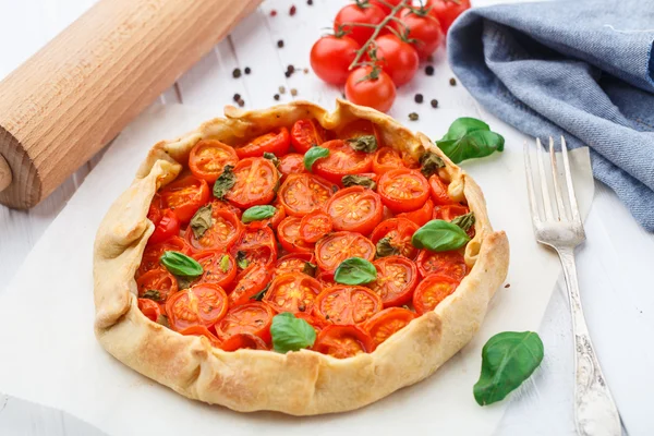 Cherry tomato tart — Stock Photo, Image